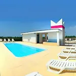 Enjoy The Sun From Our Terrace-beahost דירה *
