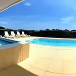 Enjoy The Sun From Our Terrace-beahost דירה